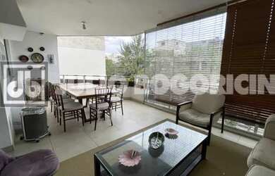 Imagem: O apartamento possui 3 Dormitórios, 3 Banheiros, 2 Vagas na