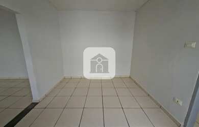 Imagem: A casa possui 2 Dormitórios, 1 Banheiro, 60m² de Área e está