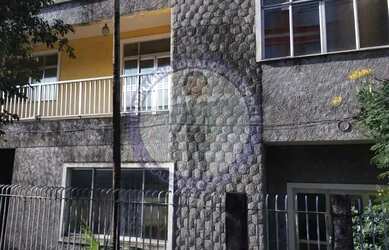 Imagem: A casa possui 4 Dormitórios, 4 Banheiros, 3 Vagas na garagem