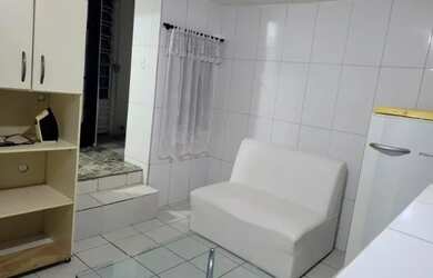 Imagem: O apartamento possui 1 Dormitório, 1 Banheiro, 1 Vaga na garagem