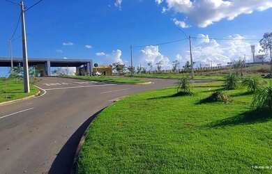 Imagem: O terreno possui 1.029m² de Área e está localizado em Senador