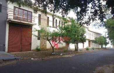 Imagem: O depósito possui 5 Vagas na garagem, 3209m² de Área e está