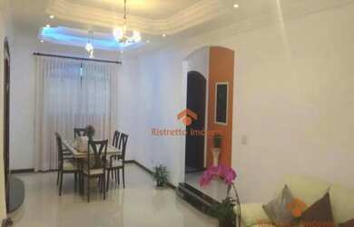 Imagem: A casa possui 3 Dormitórios, 2 Banheiros, 5 Vagas na garagem