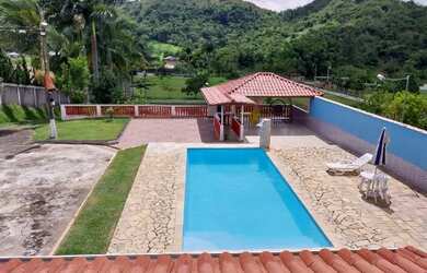 Imagem: A pousada chalé possui 5 Dormitórios, Acomodam 20 pessoas