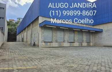 Imagem: O depósito possui 5 Vagas na garagem, 5.250m² de Área e