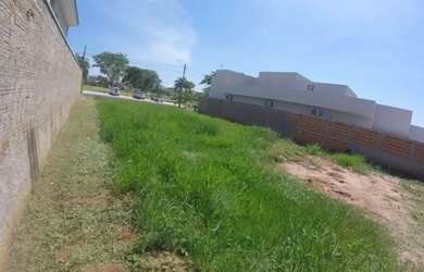 Imagem: O terreno à venda possui 413m² de Área e está localizado