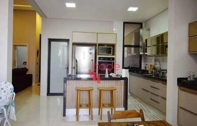 Imagem: A casa em condomínio possui 3 Dormitórios, 5 Banheiros, 4