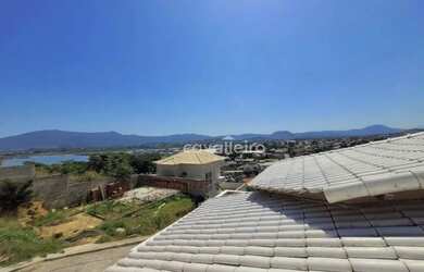 Imagem: A casa possui 2 Dormitórios, 2 Banheiros, 1 Vaga na garagem