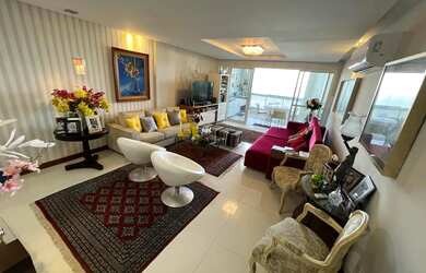 Imagem: O apartamento possui 4 Dormitórios, 5 Banheiros, 3 Vagas na