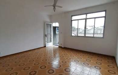 Imagem: A casa possui 2 Dormitórios, 1 Banheiro, 2 Vagas na garagem