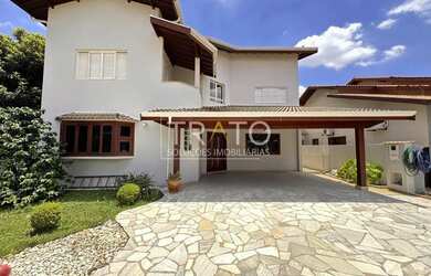 Imagem: A casa em condomínio possui 4 Dormitórios, 5 Banheiros, 4