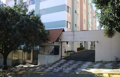 Imagem: O apartamento possui 3 Dormitórios, 1 Banheiro, 1 Vaga na garagem