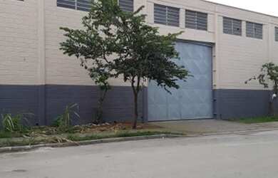 Imagem: O depósito possui 4 Vagas na garagem, 690m² de Área e está