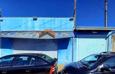 Imagem: A casa possui 3 Dormitórios, 2 Banheiros, 3 Vagas na garagem