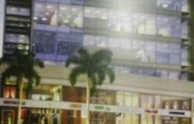 Imagem 2: Comercial/Industrial de 54 metros quadrados no bairro Recreio dos Bandeirantes