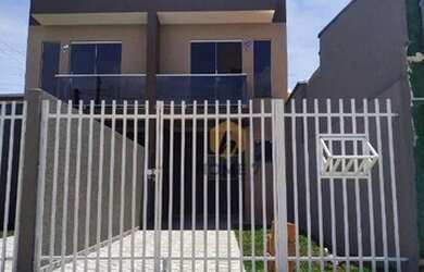 Imagem: A casa possui 2 Dormitórios, 1 Banheiro, 2 Vagas na garagem