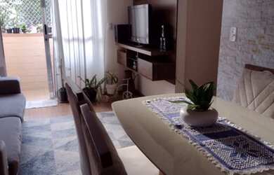 Imagem: O apartamento possui 2 Dormitórios, 1 Banheiro, 1 Vaga na garagem