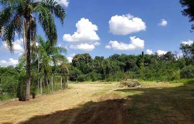 Imagem: O terreno possui 2.000m² de Área e está localizado em Vila