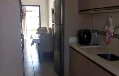 Imagem: A casa possui 2 Dormitórios, 1 Banheiro, 1 Vaga na garagem