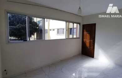 Imagem: O apartamento possui 3 Dormitórios, 1 Banheiro, 1 Vaga na garagem