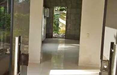 Imagem: A casa possui 2 Dormitórios, 1 Banheiro, 4 Vagas na garagem