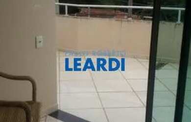 Imagem: A casa possui 3 Dormitórios, 3 Banheiros, 2 Vagas na garagem