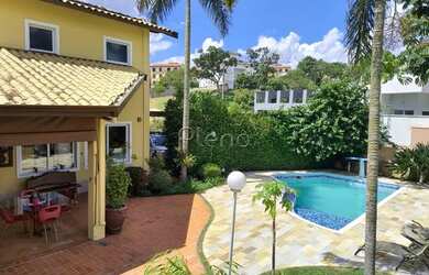 Imagem: A casa possui 5 Dormitórios, 3 Banheiros, 5 Vagas na garagem