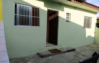 Imagem: A casa possui 2 Dormitórios, 1 Banheiro, 1 Vaga na garagem