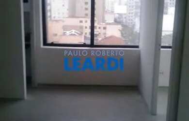 Imagem: O depósito possui 1 Vaga na garagem, 38m² de Área e está