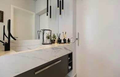 Imagem 10: Venda Casa com 247,00 metroQuadrado, 4 dormitório s , 2 vaga s . Swiss...