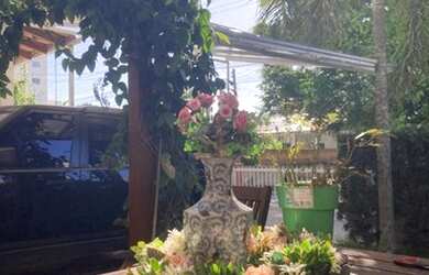 Imagem 2: Charmoso sobrado poucos passos mar de PEREQUE em Porto