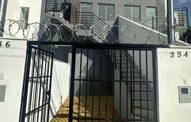 Imagem: A casa possui 2 Dormitórios, 1 Banheiro, 1 Vaga na garagem