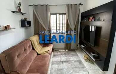 Imagem: A casa possui 3 Dormitórios, 3 Banheiros, 2 Vagas na garagem