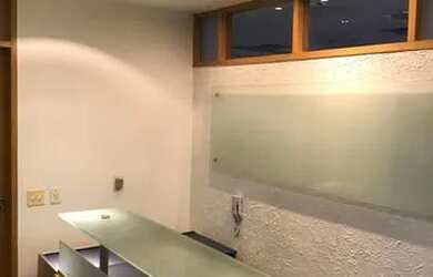 Imagem: O depósito possui 2 Vagas na garagem e 70m² de Área e está