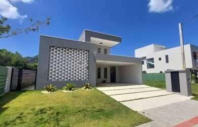 Imagem: A casa em condomínio possui 5 Dormitórios, 4 Banheiros, 5