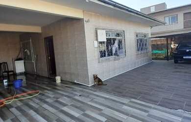 Imagem: A casa possui 1 Dormitório, 1 Banheiro, 1 Vaga na garagem