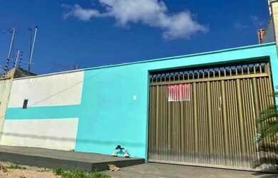 Imagem: A casa possui 2 Dormitórios, 2 Banheiros e está localizado