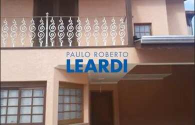 Imagem: A casa possui 5 Dormitórios, 5 Banheiros, 5 Vagas na garagem