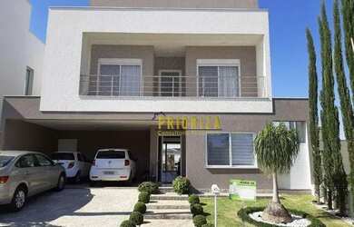 Imagem: A casa em condomínio possui 4 Dormitórios, 5 Banheiros, 4