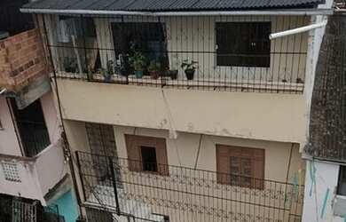 Imagem: A casa possui 1 Dormitório e 1 Banheiro e está localizado