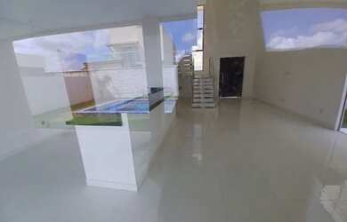 Imagem: A casa em condomínio possui 3 Dormitórios, 1 Banheiro, 2 Vagas