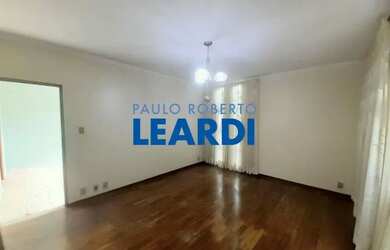 Imagem: A casa possui 4 Dormitórios, 4 Banheiros, 3 Vagas na garagem