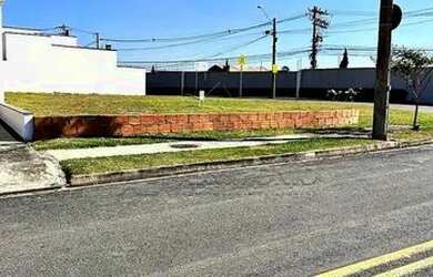 Imagem: O terreno e está localizado em Parque São Bento, Sorocaba