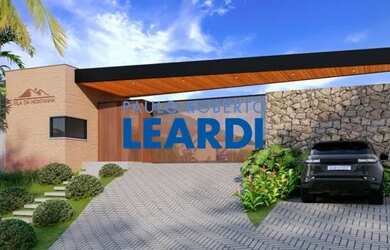 Imagem: A casa em condomínio possui 3 Dormitórios, 4 Banheiros, 2