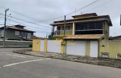 Imagem: A casa e possui 2 Dormitórios, Suítes, 2 Banheiros, 91-0m²