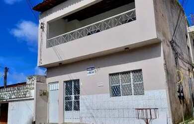 Imagem: A casa possui 3 Dormitórios, 2 Banheiros e 100m² de Área