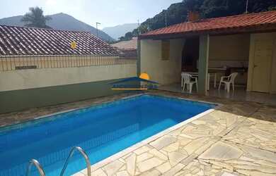 Imagem: A casa possui 2 Dormitórios, 2 Banheiros, 1 Vaga na garagem