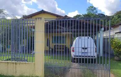 Imagem: A casa em condomínio possui 2 Dormitórios, 1 Banheiro, 5 Vagas