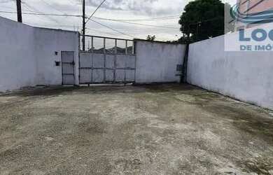 Imagem 2: Alugo amplo galpão em ótima localização em São Vicente