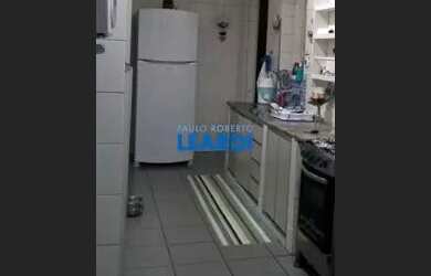 Imagem: A casa possui 2 Dormitórios, 2 Banheiros, 2 Vagas na garagem